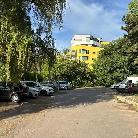 Apartment U Parku Parukarka Prag