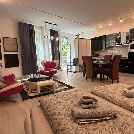 Apartment U Parku Parukarka *